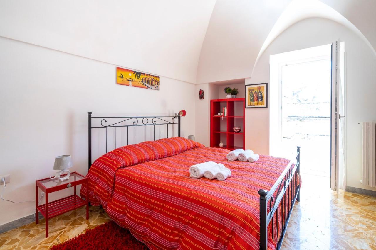Vico II Terrace Apartment A Step From Piazza Roma Martina Franca Exterior photo