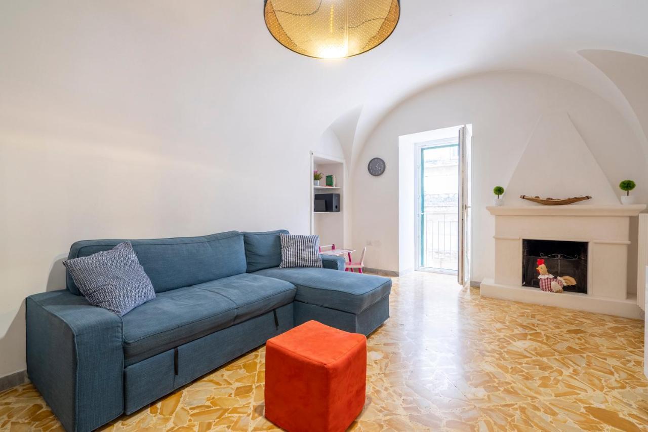 Vico II Terrace Apartment A Step From Piazza Roma Martina Franca Exterior photo