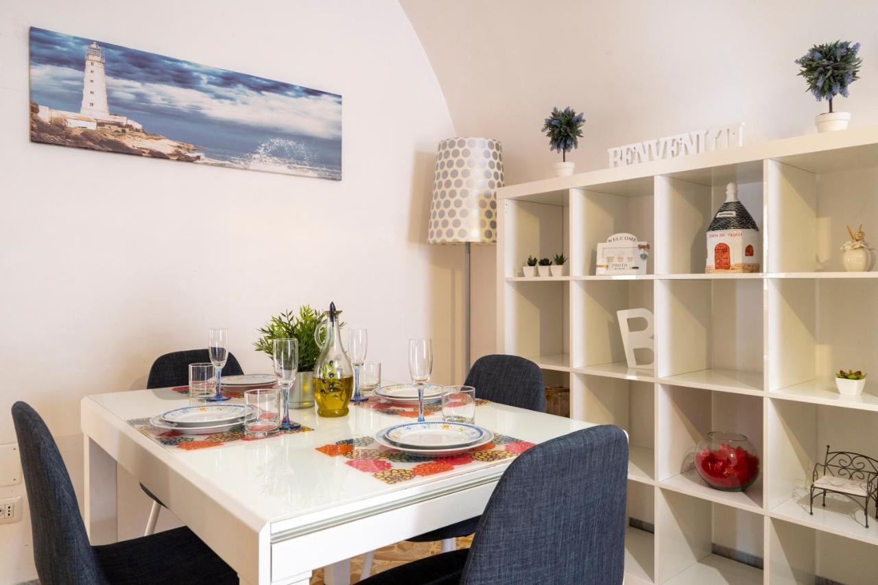 Vico II Terrace Apartment A Step From Piazza Roma Martina Franca Exterior photo